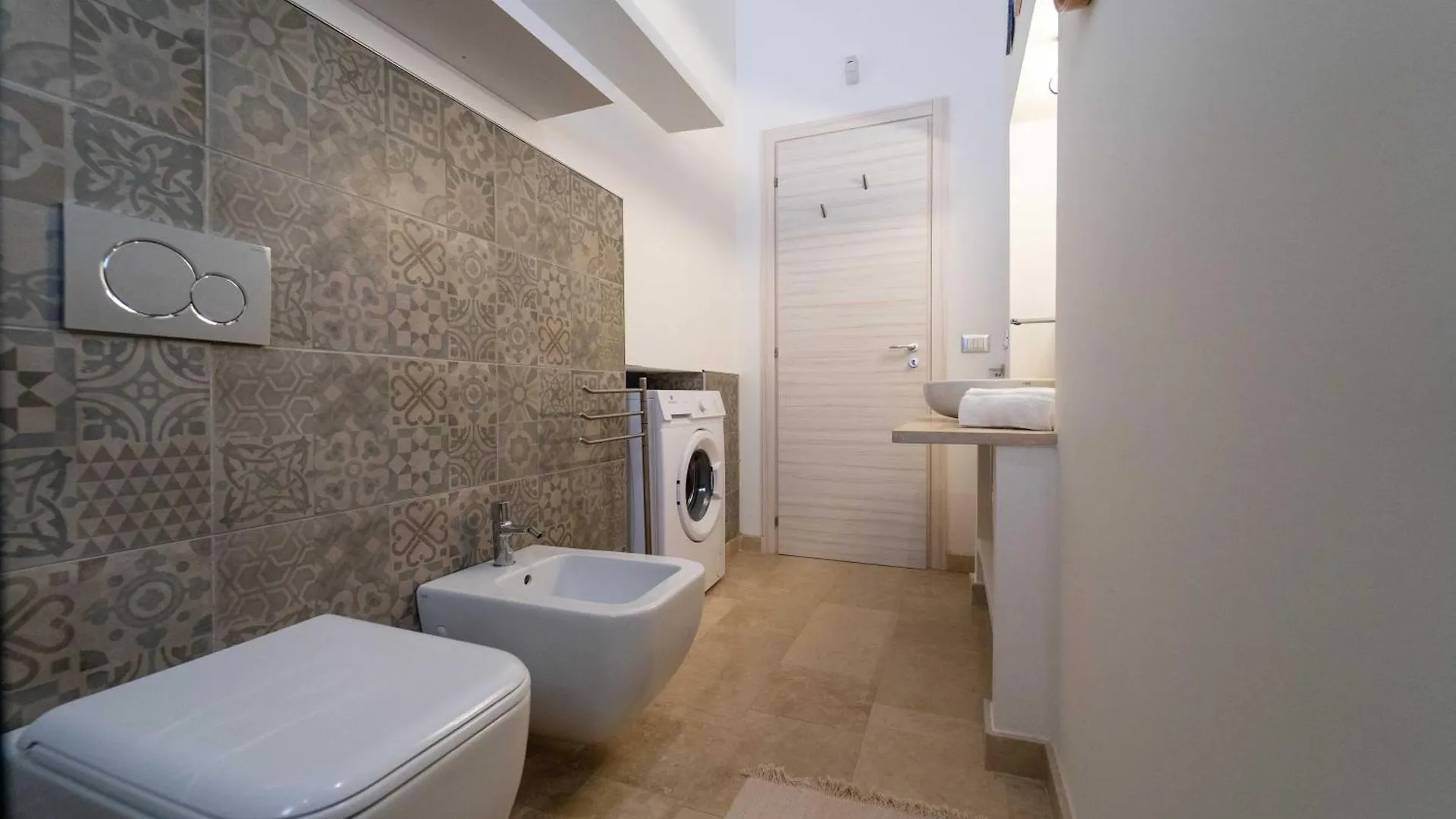 Isola Country House - Villa By The Beach 普利米里欧